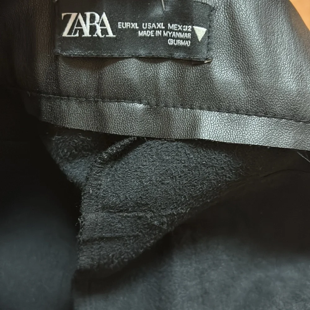 Zara Sleek Black Faux Leather straight Pants size XL - Picture 5 of 6